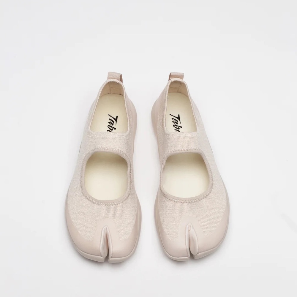 Tabi Footwear off-white women’s sandal